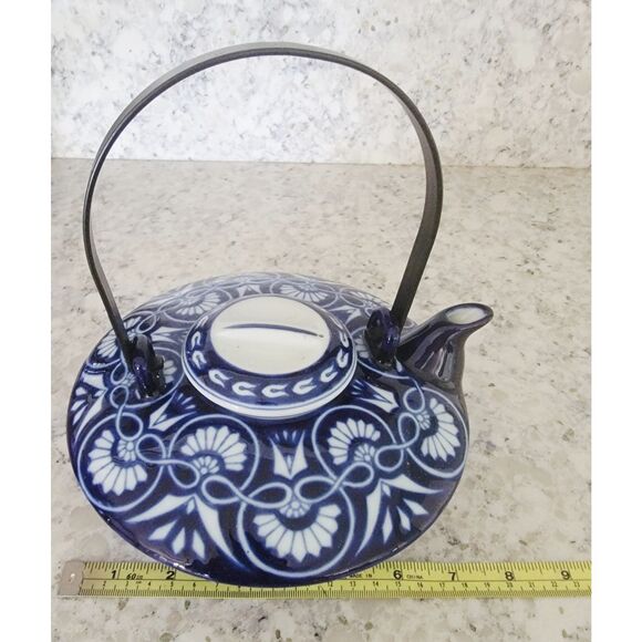 Bombay Company Blue & White Porcelain Teapot Black Handle Floral W/Strainer/Lid - Picture 7 of 7